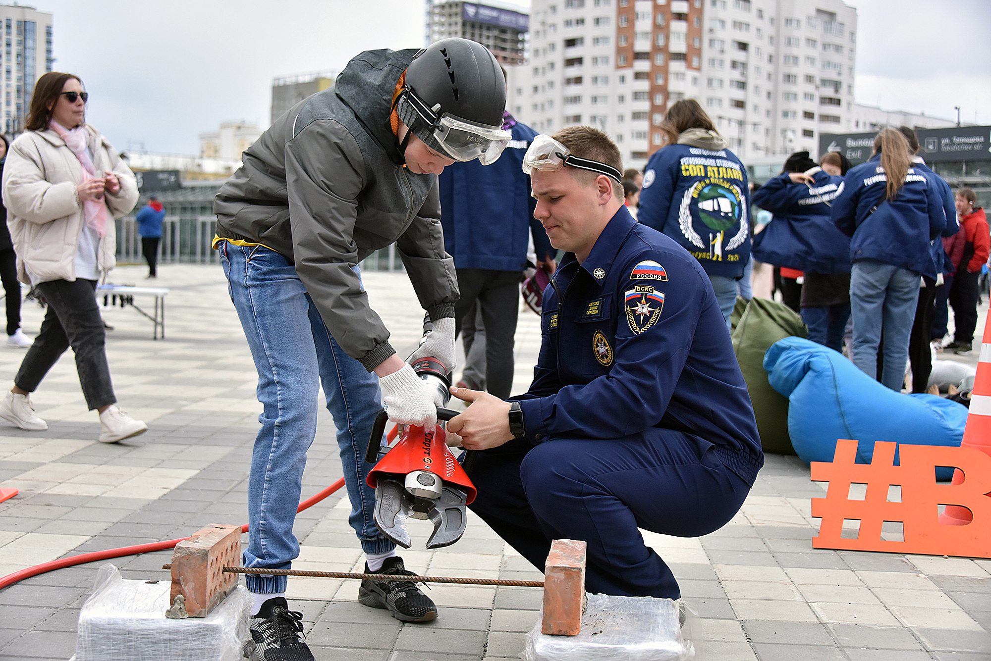 Музыкальный марафон с участием рок-групп «Ва-Банкъ» и «7Б» прошел в  Екатеринбурге. Фото - «Уральский рабочий»